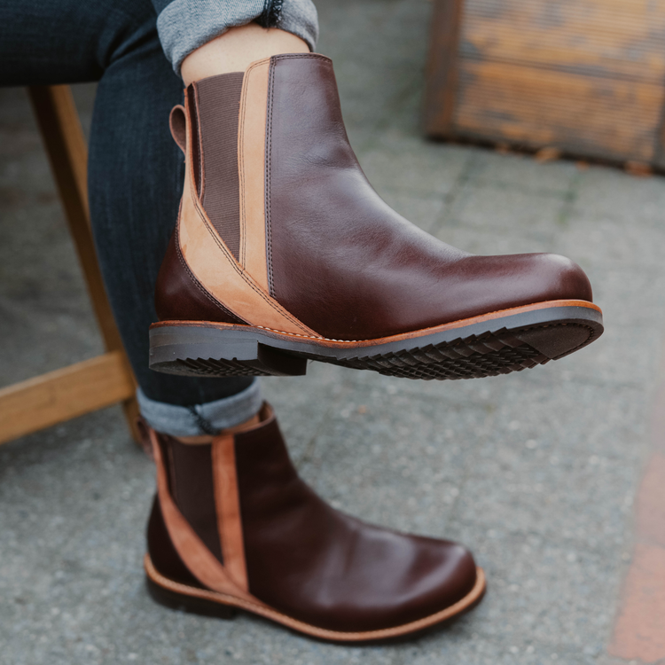 Handgemachte nachhaltiger Wildlederstiefel für Damen von desenrasco