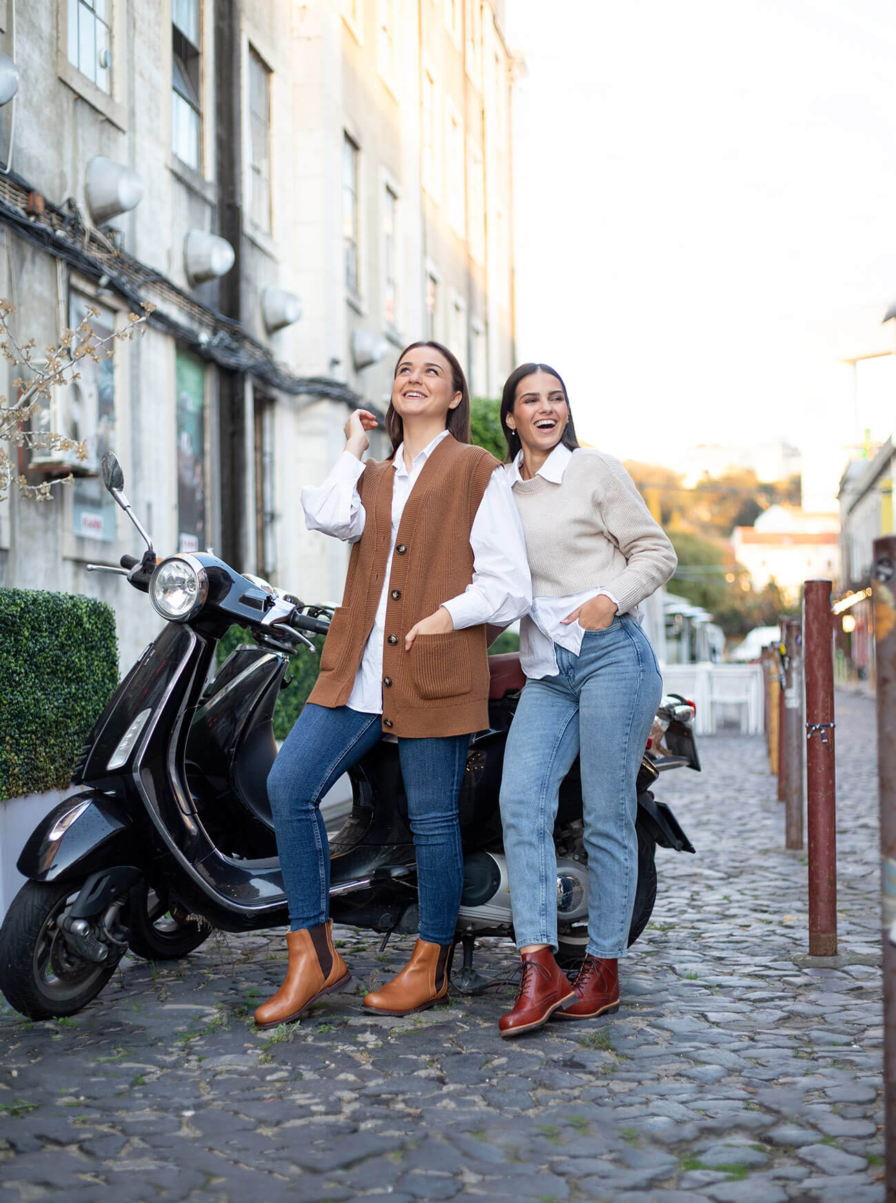 Schnürstiefel Pioneira und Chelsea Boot Alma für Damen