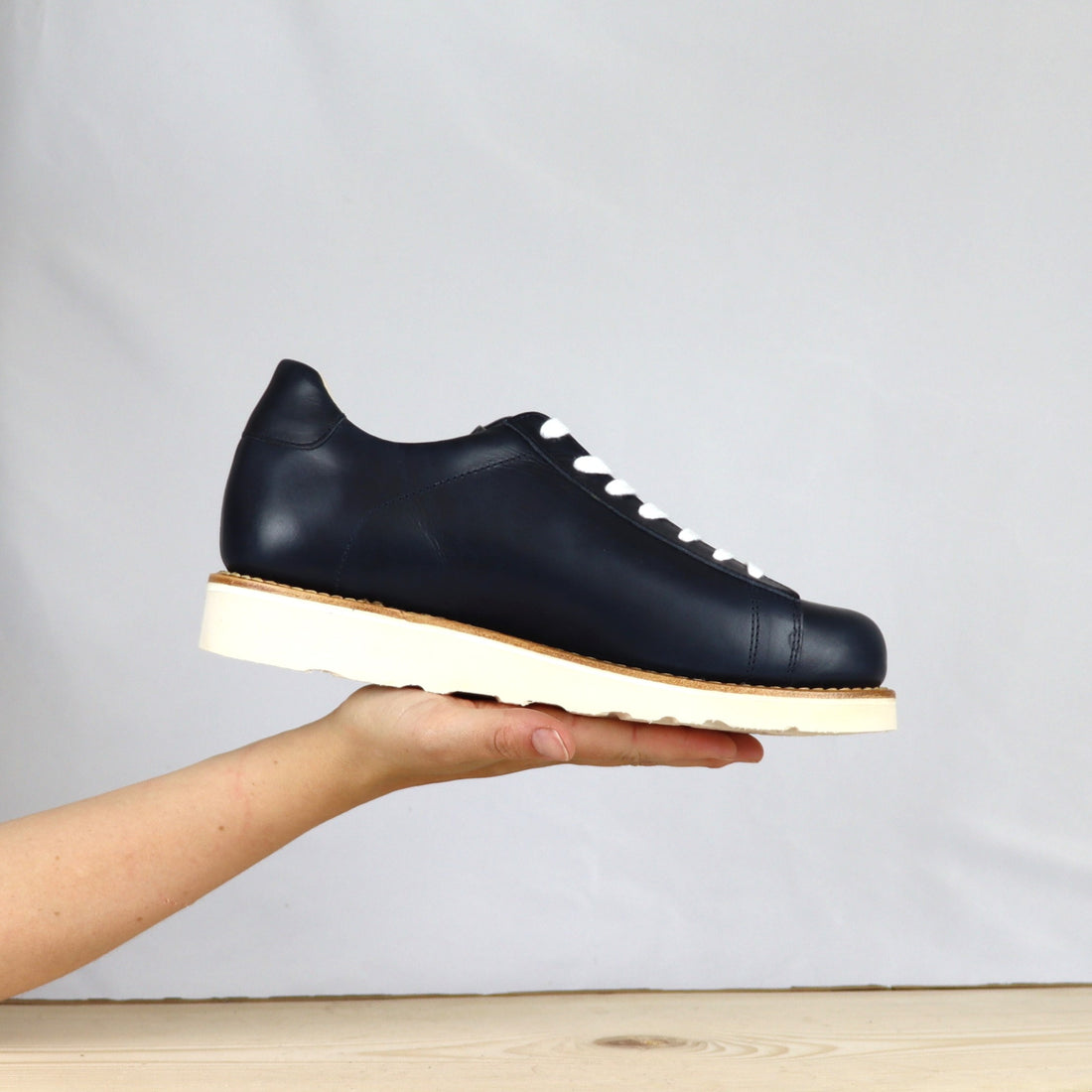 Leichte Ledersneaker für den Sommer